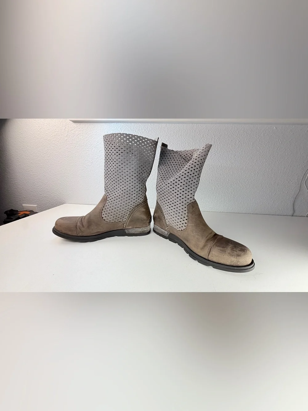 Sorel Perforated Leather Buckle Moto Boots Taupe Womens 7
